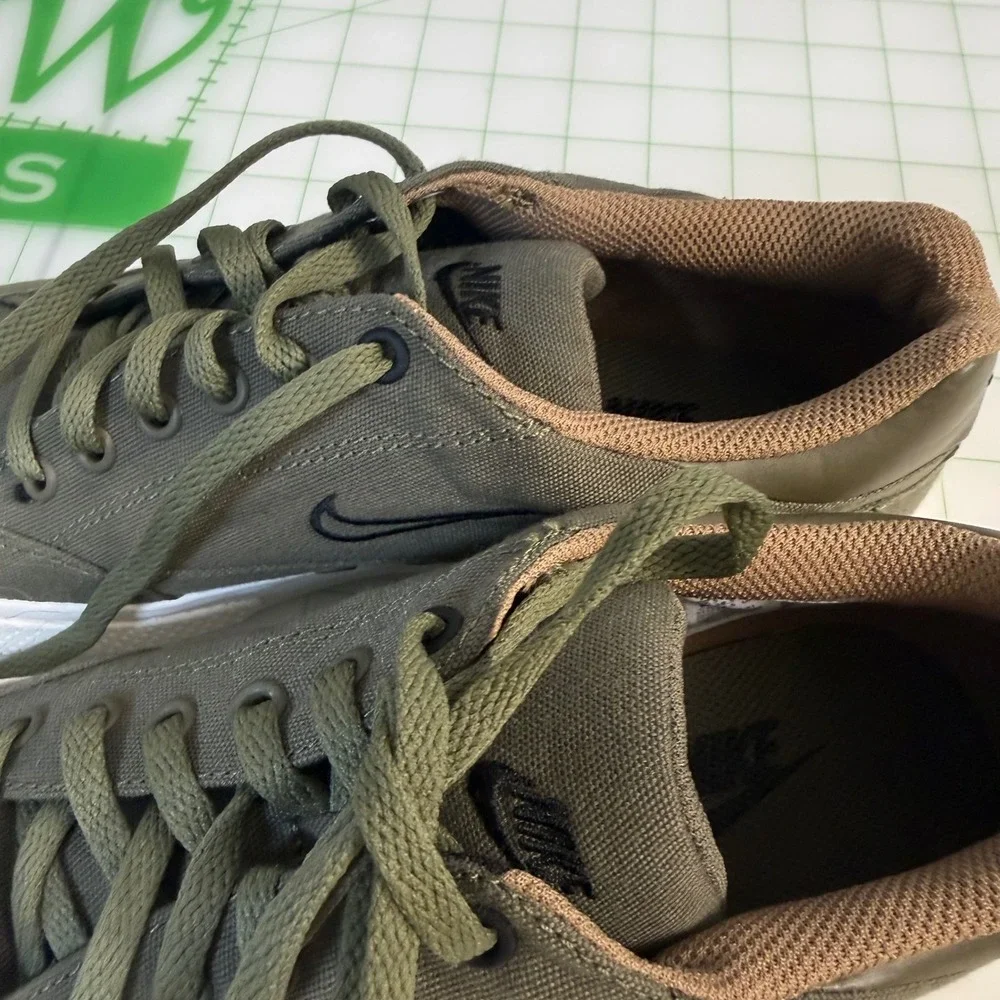 Nike women retro